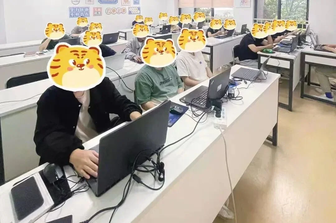 优橙教育 AI 应用开发课程全日制线下实训教室实拍